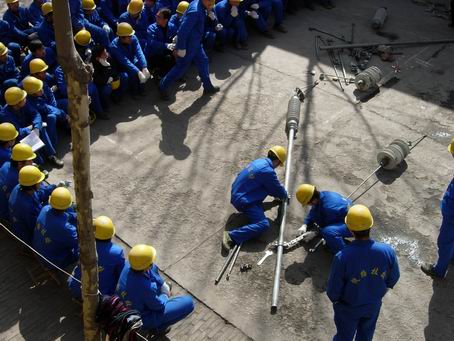 电气化铁路接触网专业学生实作