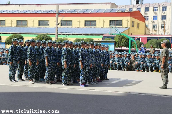 石家庄铁路技校2016年新生军训图片