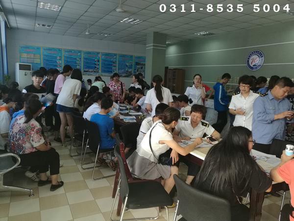 石家庄铁路职业技工学校报名现场