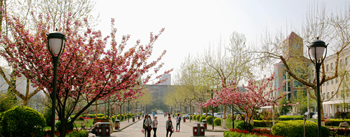 铁路学校组织学生到石家庄工商职业学院参观