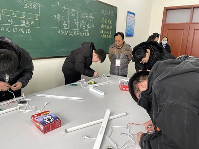 石家庄铁路职业高级技工学校电工技能鉴定圆满结束